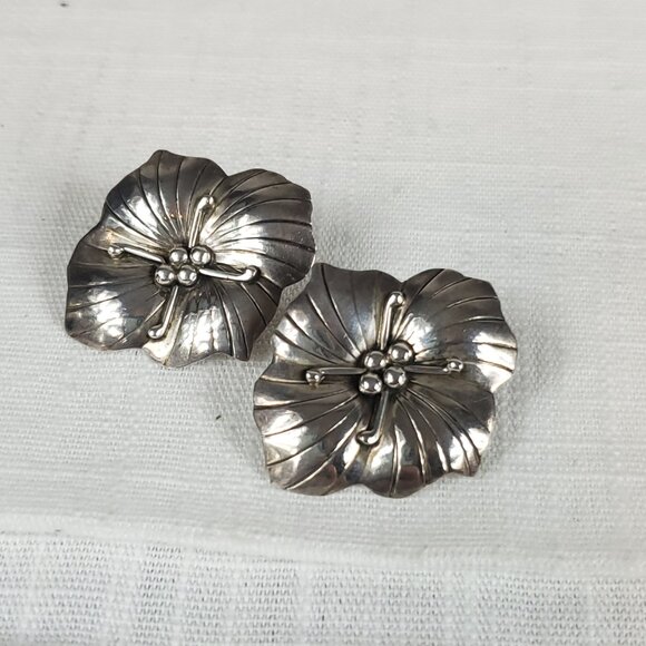 Carol Felley ‘85 925 Sterling Hibiscus Flower Post Earrings Vintage - Picture 2 of 6